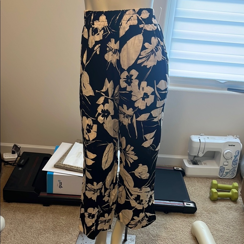 Floral Print Wide-Leg Pants